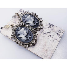 Load image into Gallery viewer, White Root Earrings