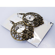 Load image into Gallery viewer, Cutleaf Toothwort Earrings
