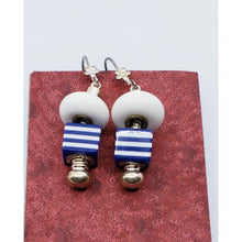 Load image into Gallery viewer, California Black Oak Earrings