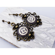 Load image into Gallery viewer, Cursed Thistle Earrings
