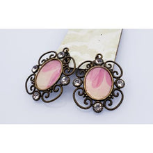 Load image into Gallery viewer, Extinguisher Moss Earrings