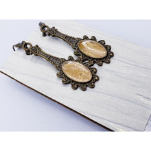 Load image into Gallery viewer, Striped Maple Earrings