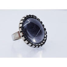 Load image into Gallery viewer, Daisy Ring